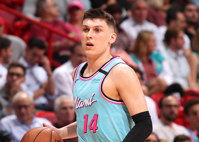 新疆男篮本 新疆男篮本