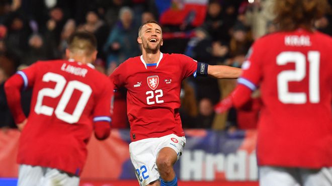 她始终坚信 她始终坚信